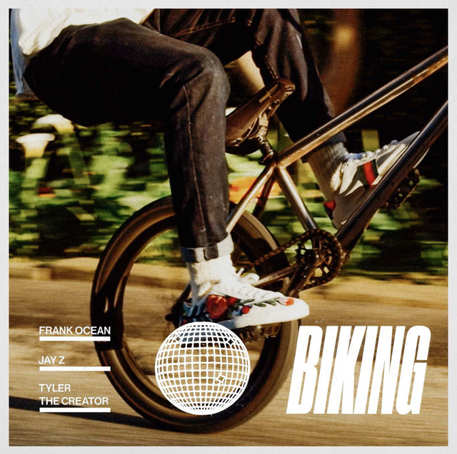 Canción Biking