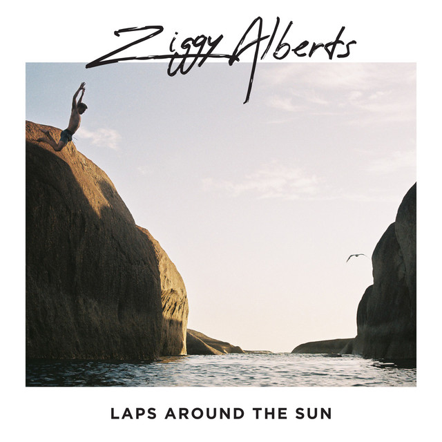 Canción Laps Around The Sun