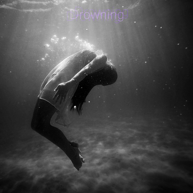 Canciones Drowning