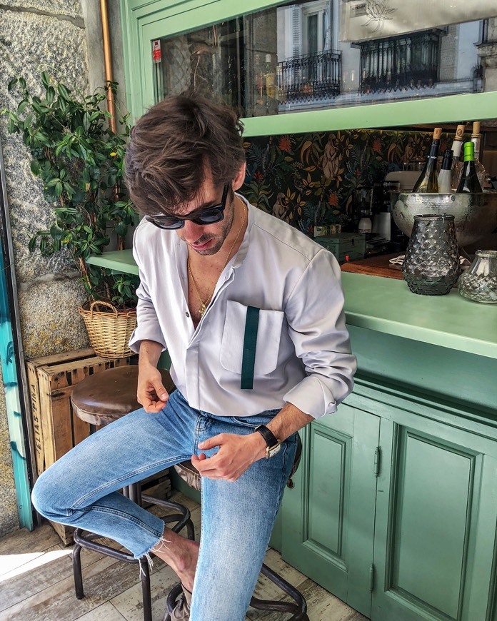 Shirt with 1 Detachable Pocket
