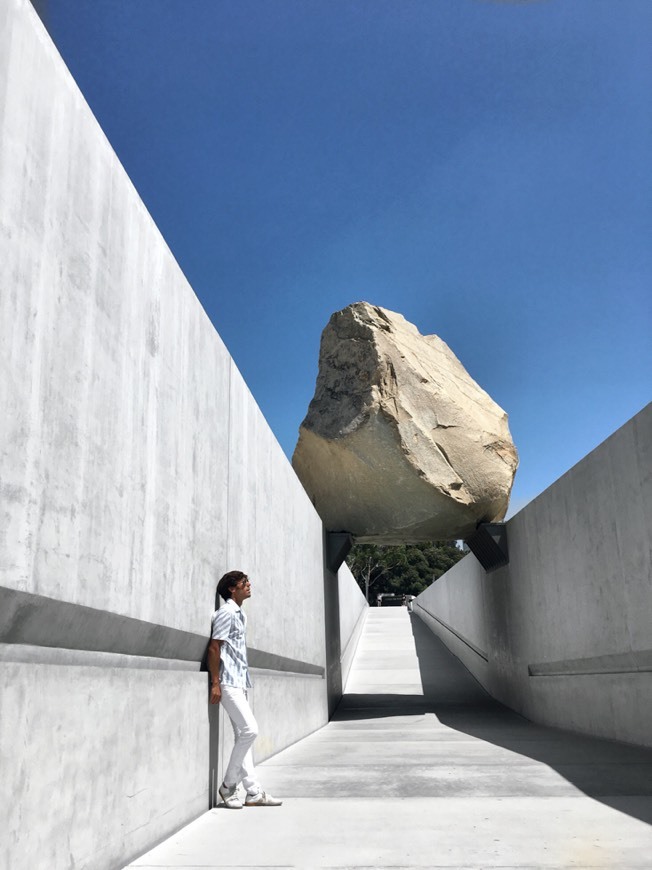 Place Public Art "Levitated Mass"