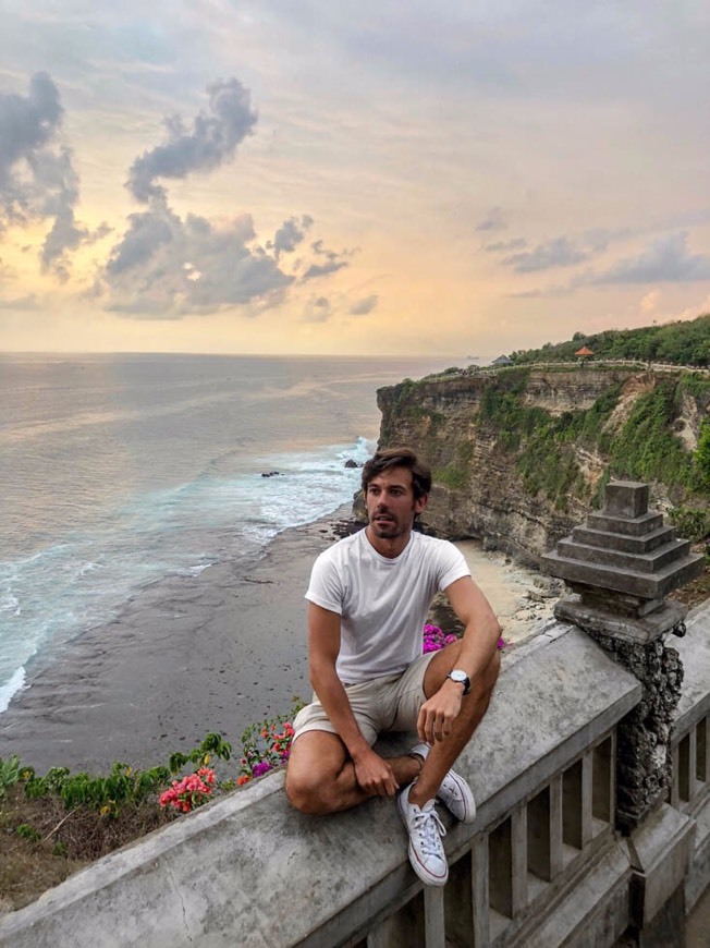 Lugar Uluwatu Temple