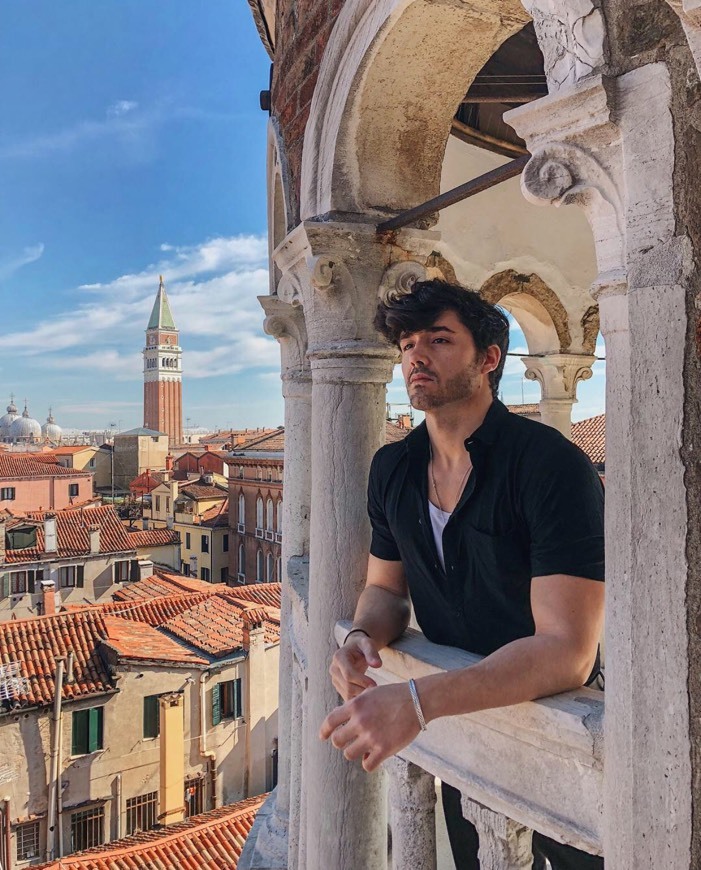 Place Scala Contarini del Bovolo