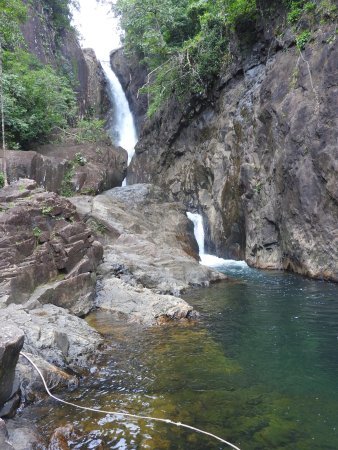 Lugar Khlong Phlu Waterfall