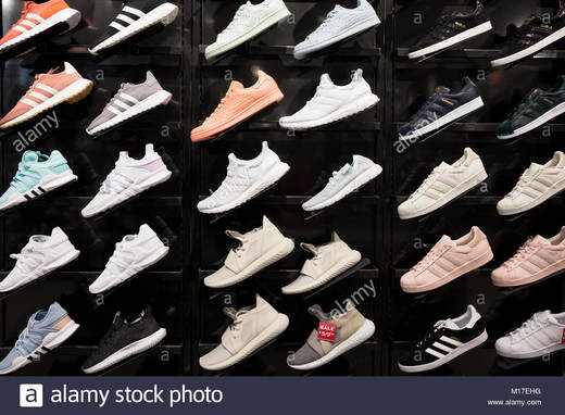 Foot Locker: Sneakers - Athletic Shoes