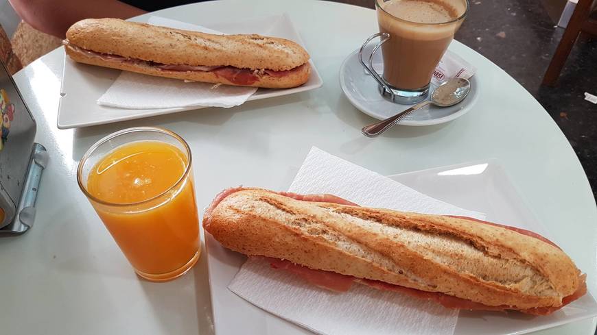 Restaurants Cafeteria Panaderia Cristina