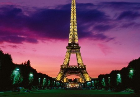 Place Torre Eiffel