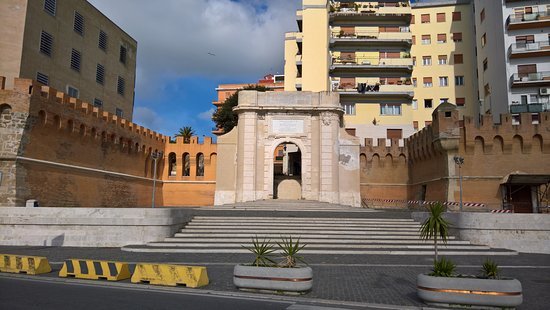 Place Porte de Livourne