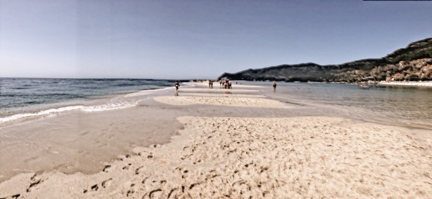 Place Figueirinha beach