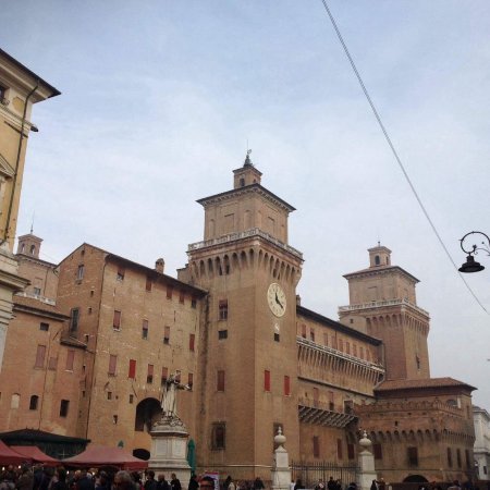 Place Castello di Ferrara