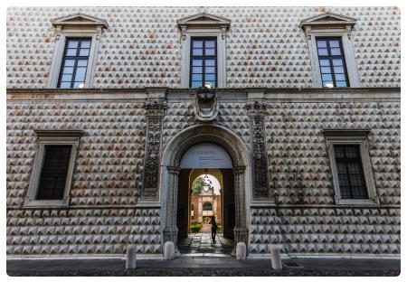 Place Palazzo dei Diamanti