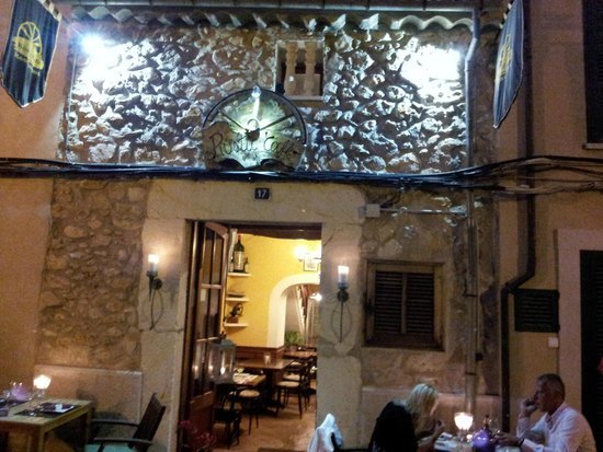 Restaurants Es Rústic Petit Restaurant