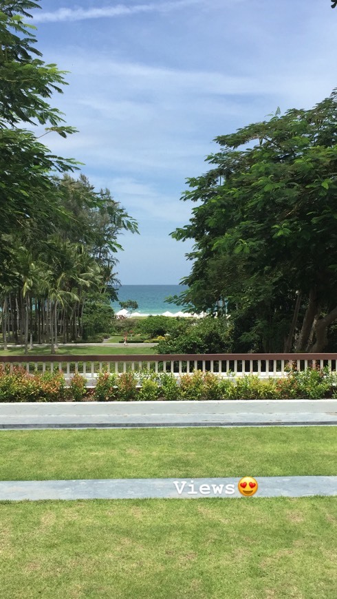 Place Dusit Thani Krabi Beach Resort