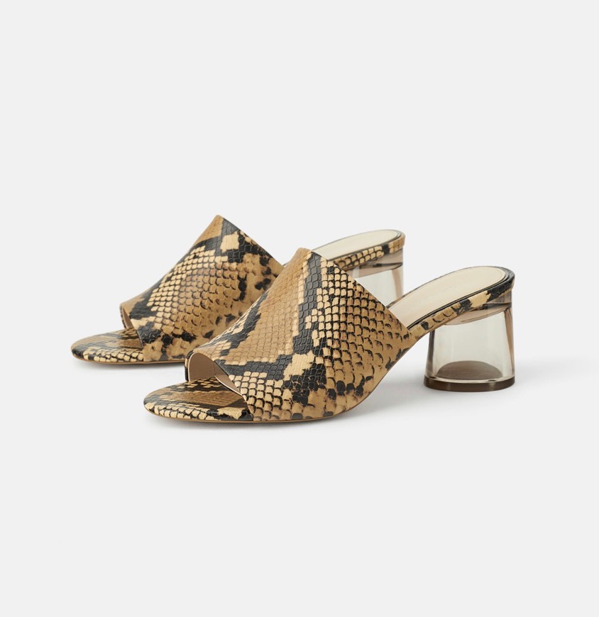 Social Sandalia serpiente tacón metacrilato Zara