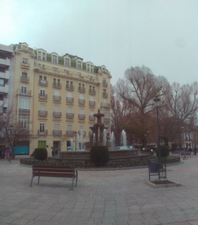 Place Acera del Darro 30 - Fuente de las Batallas