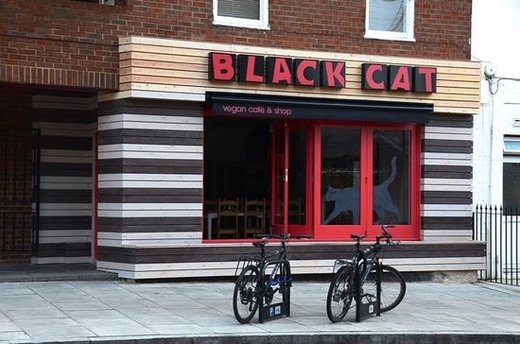 Black Cat café