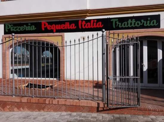 Restaurants Pizzería Pequeña Italia