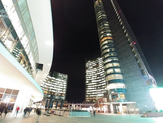 Lugar Piazza Gae Aulenti