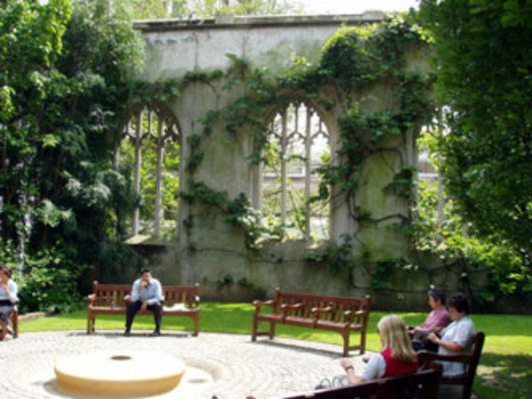 Place St. Dunstan in the East Church Garden
