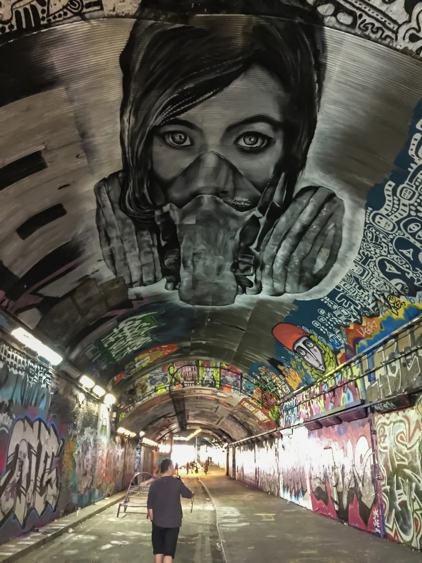 Lugar Banksy tunnel