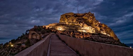 Lugar Castillo de Santa Bárbara