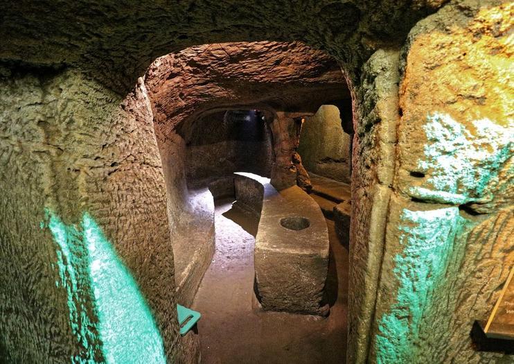 Place Gilmerton Cove