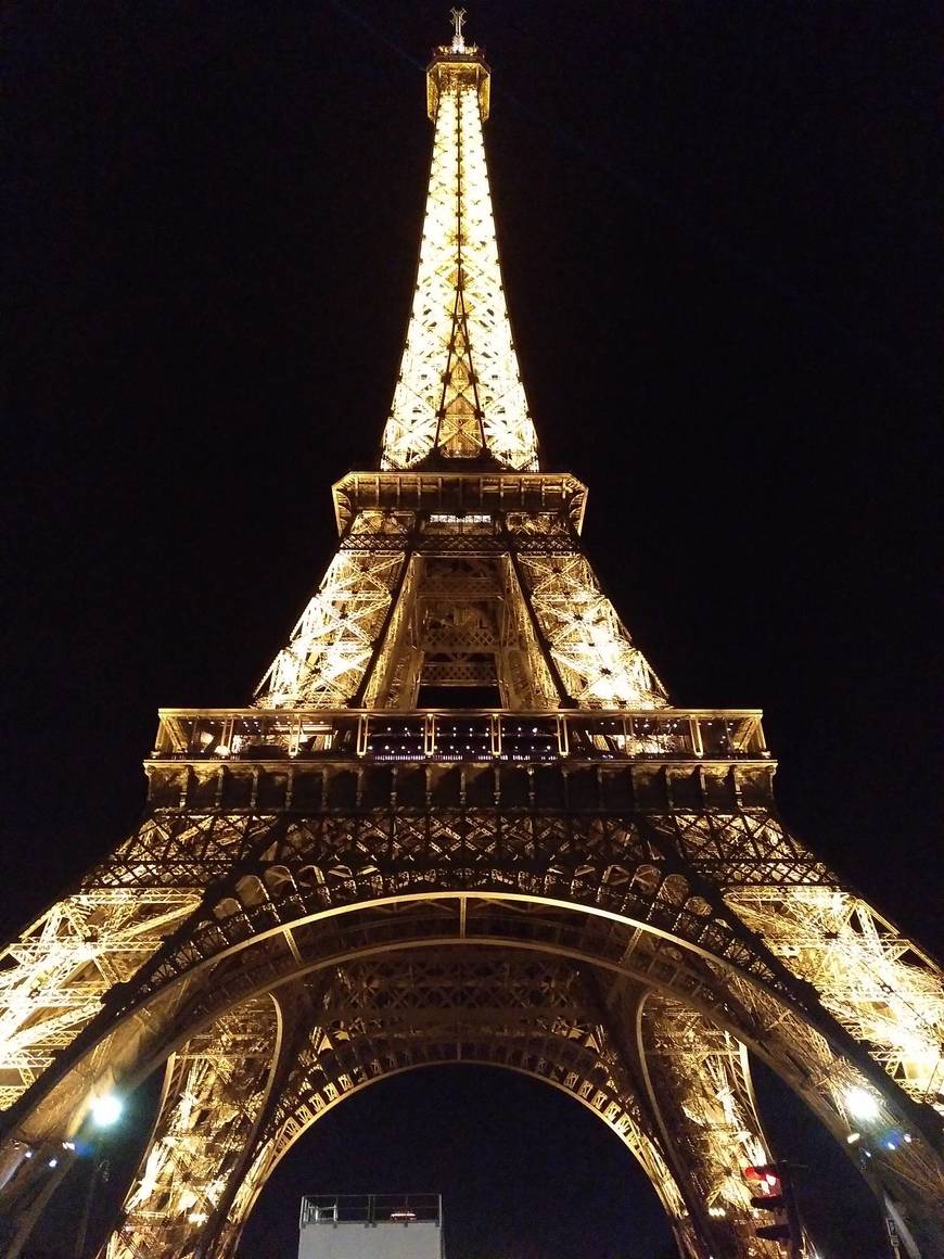 Place Torre Eiffel