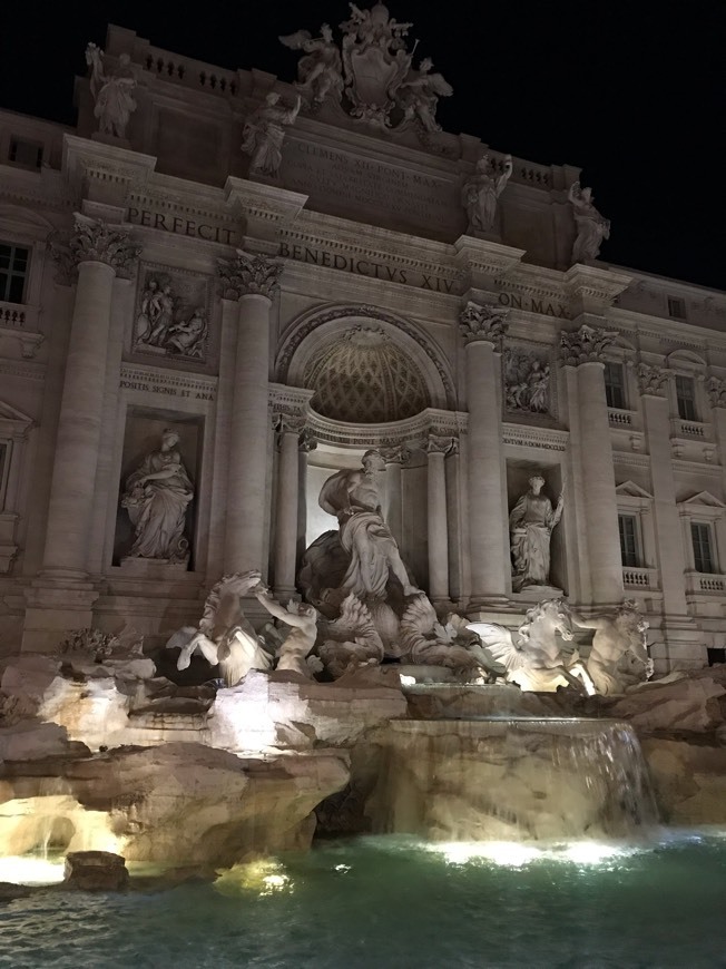 Lugar Fontana di Trevi