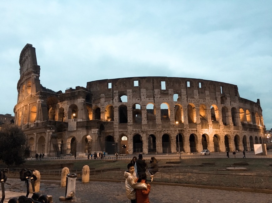 Lugar Coliseo de Roma