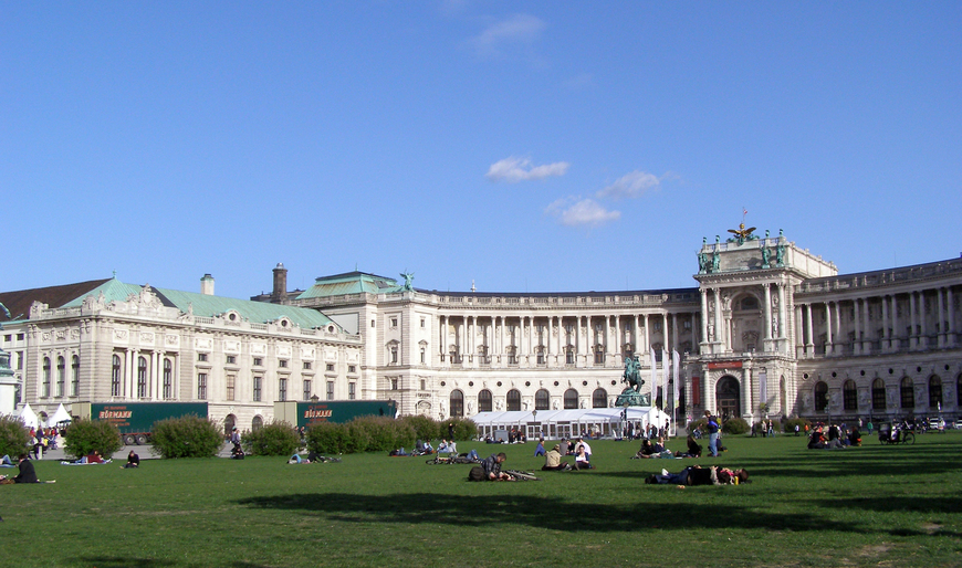 Places Heldenplatz