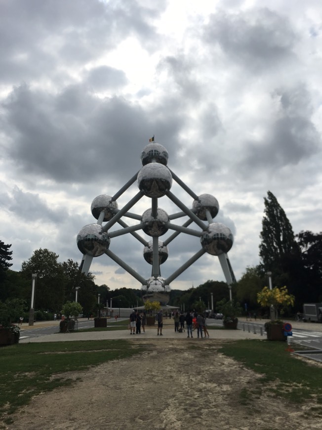 Lugar Atomium