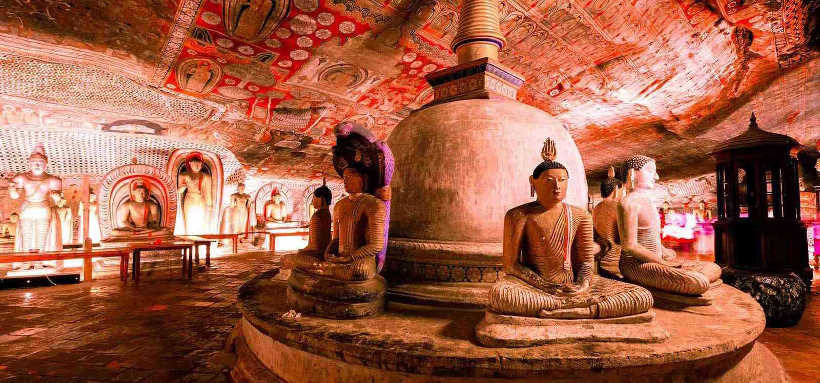 Place dambulla cave temple