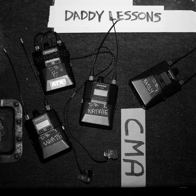 Canción Daddy Lessons