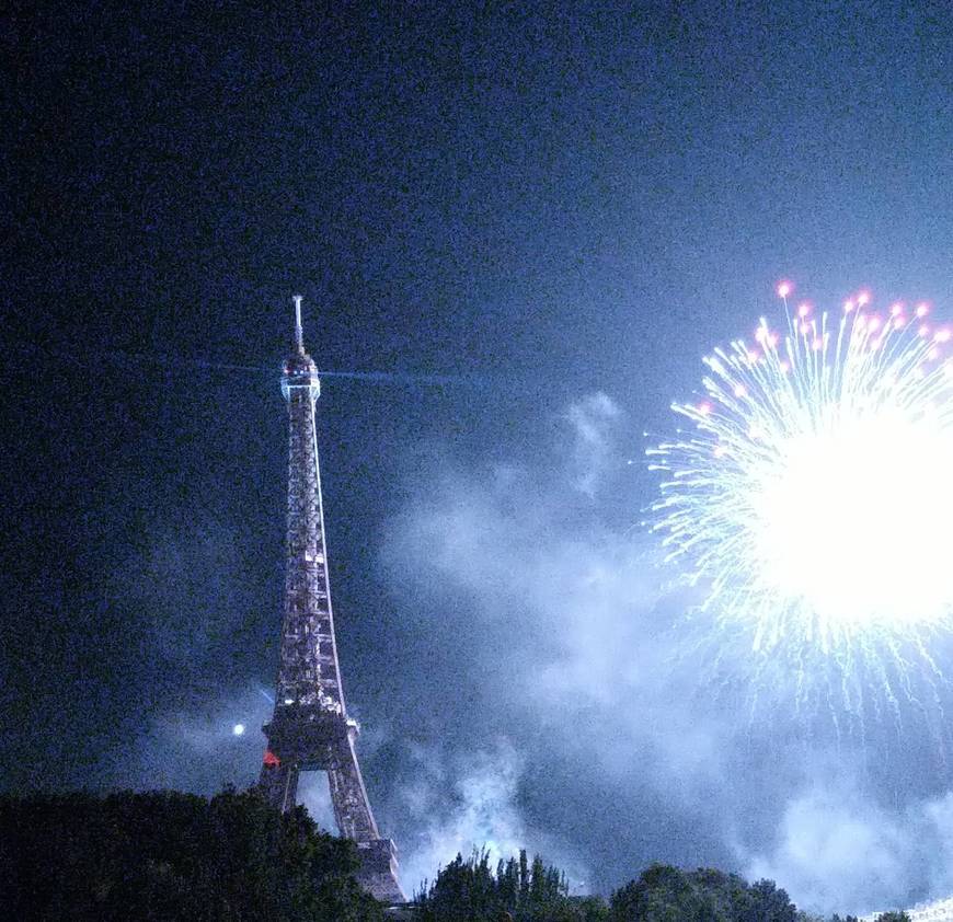 Place Torre Eiffel