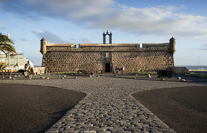 Place Museo Internacional de Arte Contemporáneo Castillo de San José