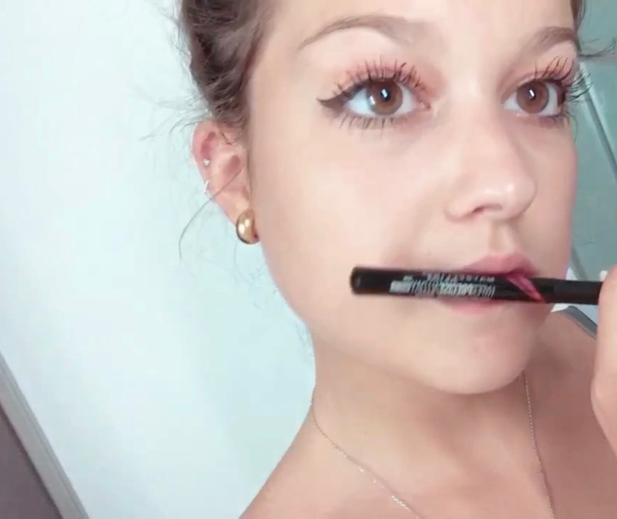 Social Maybelline Eye Studio Master Precise Ink Pen Eyeliner