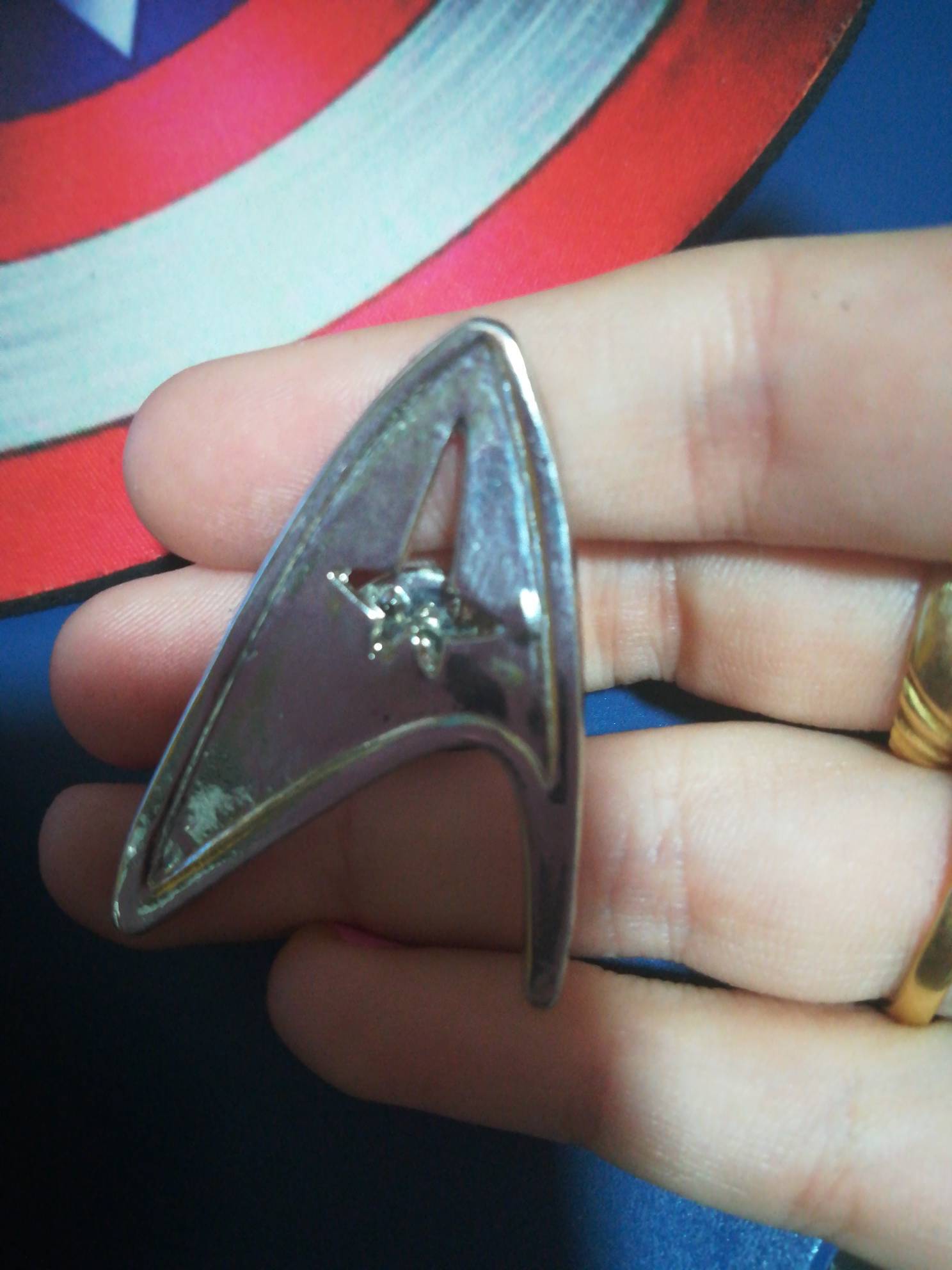 Fashion Pin star Trek