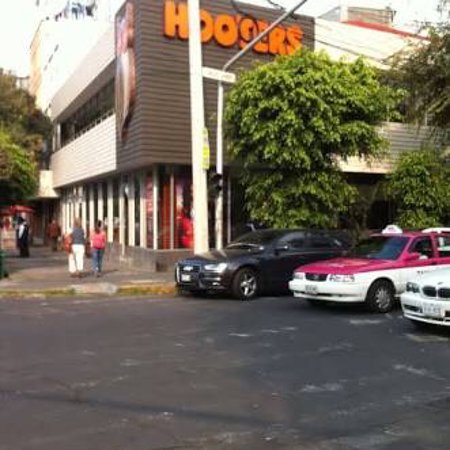 Restaurants Hooters Universidad