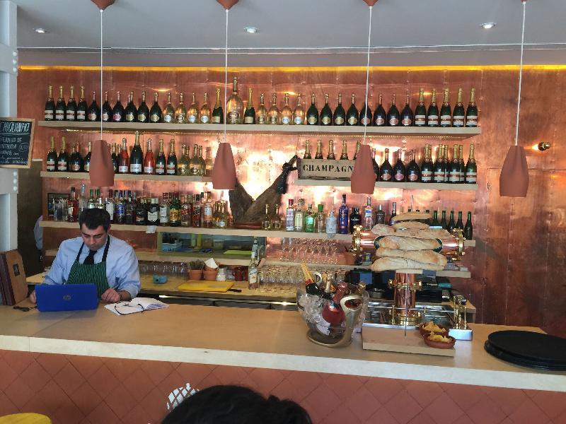 Restaurants Bocadillo de Jamón y Champán