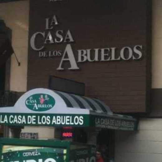 LA CASA DE LOS ABUELOS