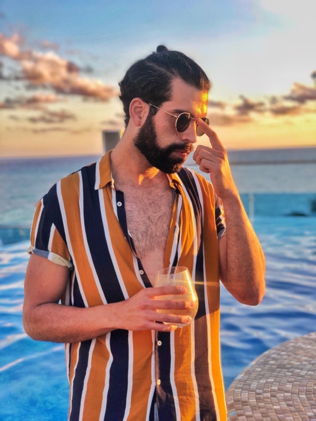 Place Deck 5 Pool and Skybar