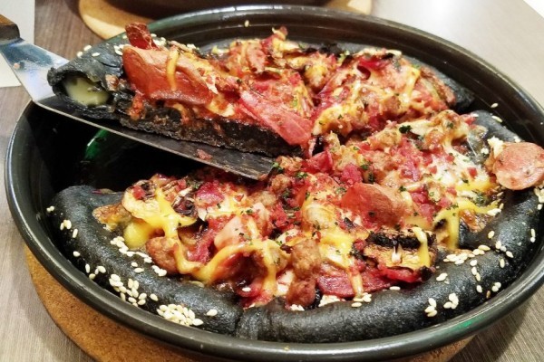 Restaurants Black pizza