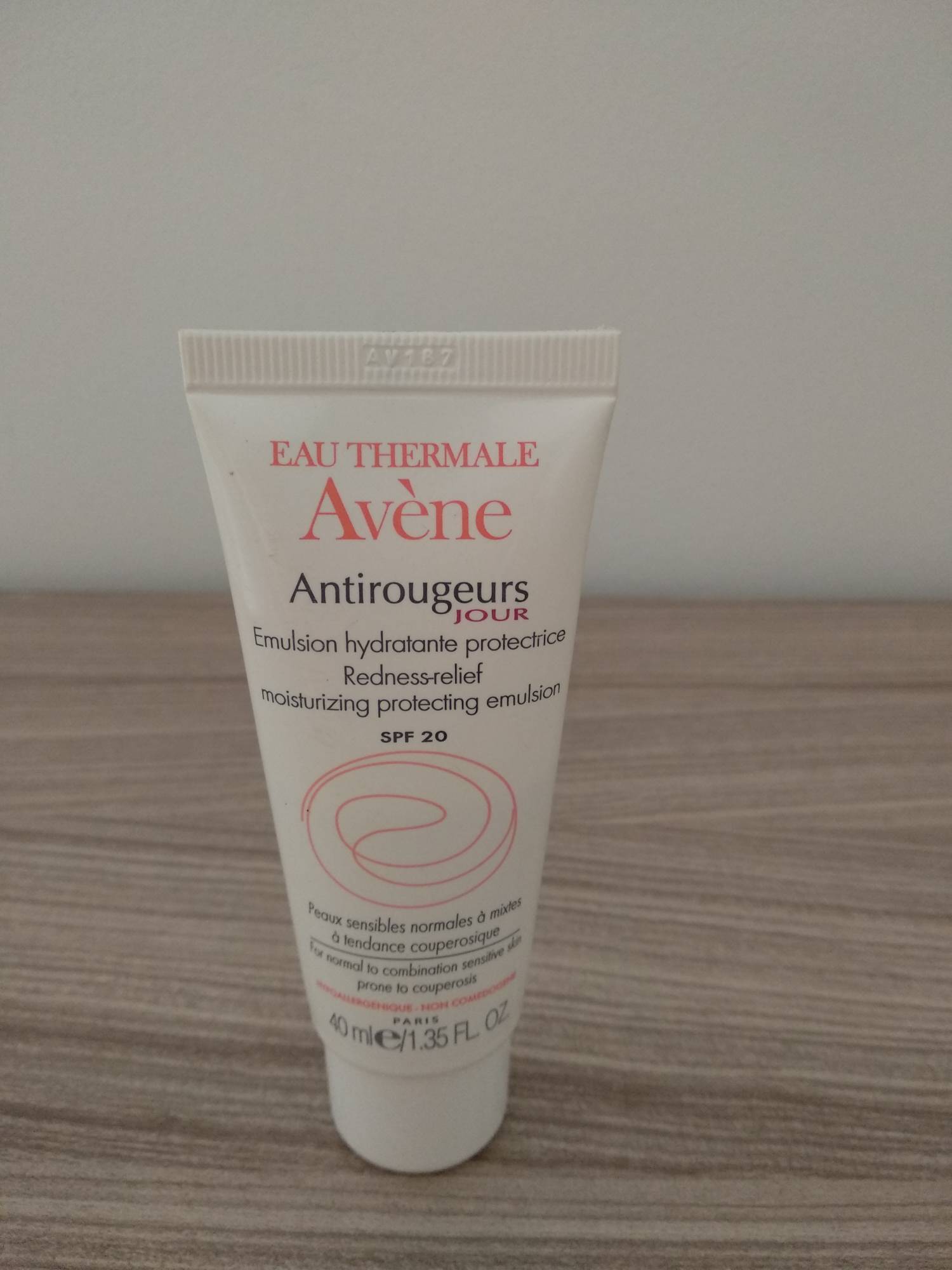 Product Crema Avene antirrojeces