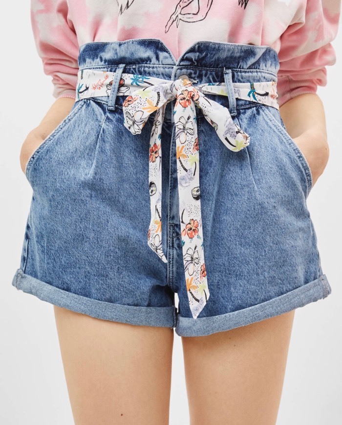 Fashion Short High Waist con pañuelo - Novedades - Bershka Mexico