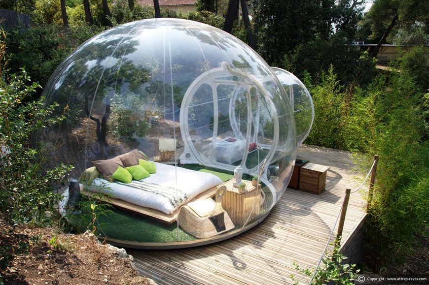 Social Sleep in a bubble or hut - unusual night for lovers with Attrap'Rêves