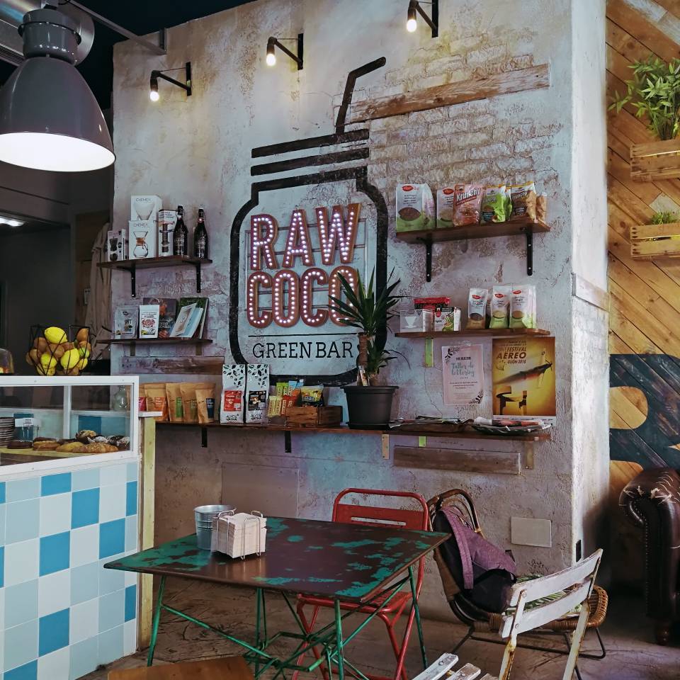 Restaurants Rawcoco Green Bar