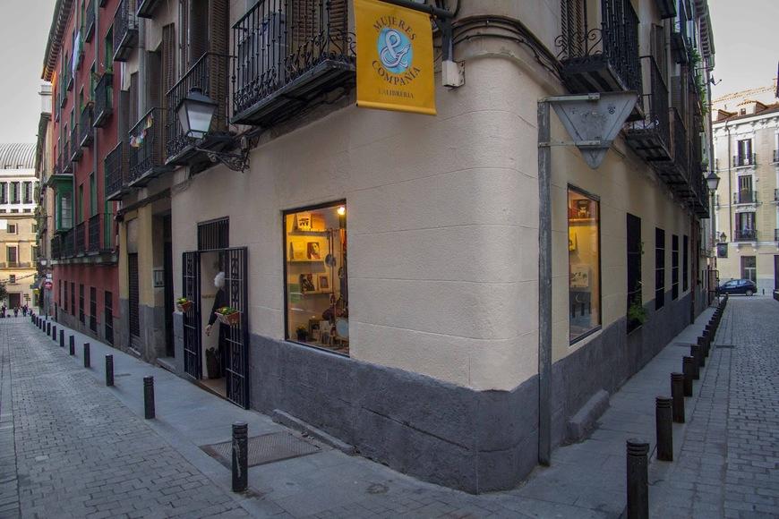 Place Mujeres & Compañía, La Librería