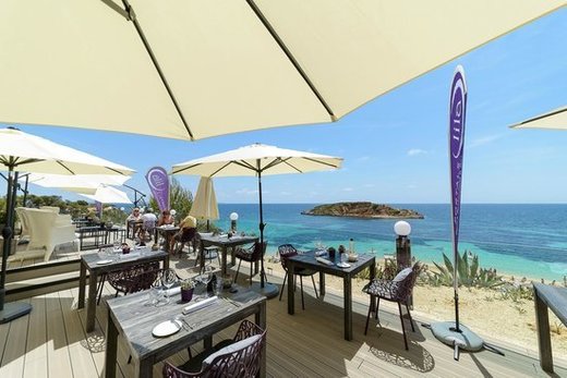 lila portals - beach restaurant & bar