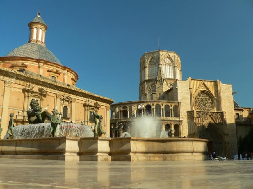 Lugar Plaza de la Virgen