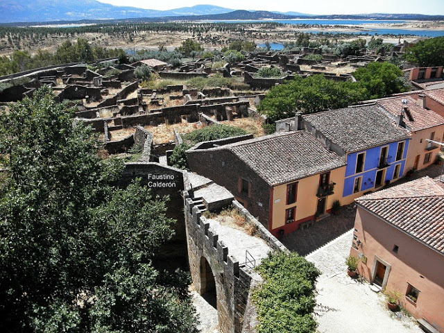 Moda Pueblo COMPLETAMENTE ABANDONADO Granadilla (Cáceres)